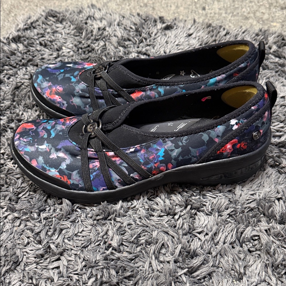 Bzees Slip on Shoes sz 9 - Picture 3 of 8